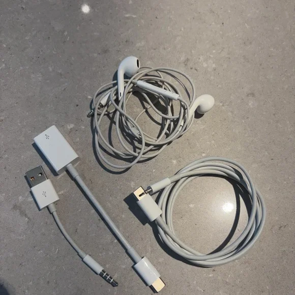 Apple Bundle White Lightning Earbuds, Lightning Cable & Adapter set, etc