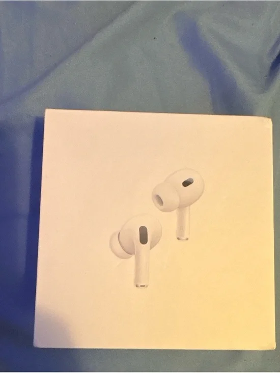 Apple White Wireless Earbuds with Charging Case