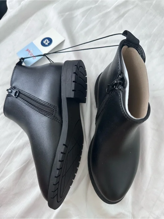 NWT kids 13 black boots