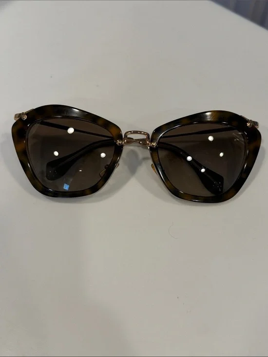 Miu Miu Tortoiseshell Cat-Eye Sunglasses - Brown Lenses