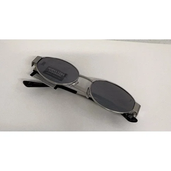 Stylish Simplyvera Vera Wang Women's Silver tone Sunglasses New