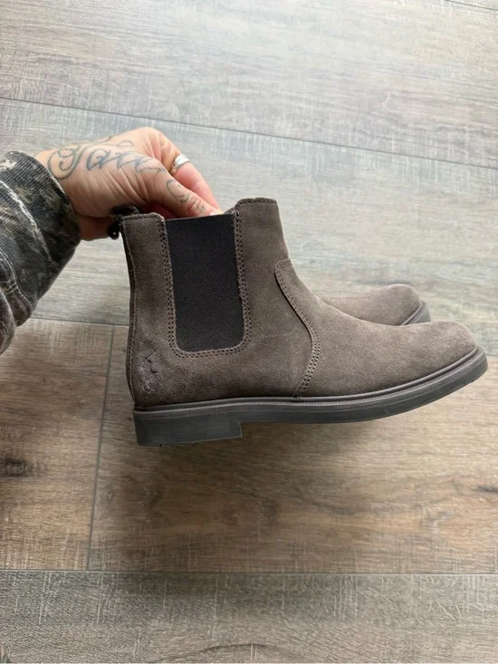 Polo Ralph Lauren Brown Suede Chelsea Boots New without Tag