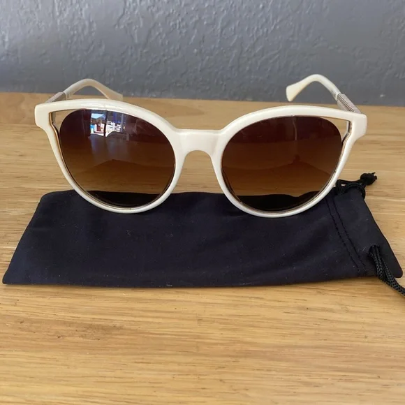 Balmain BL2507 Round Sunglasses in White Acetate Cream