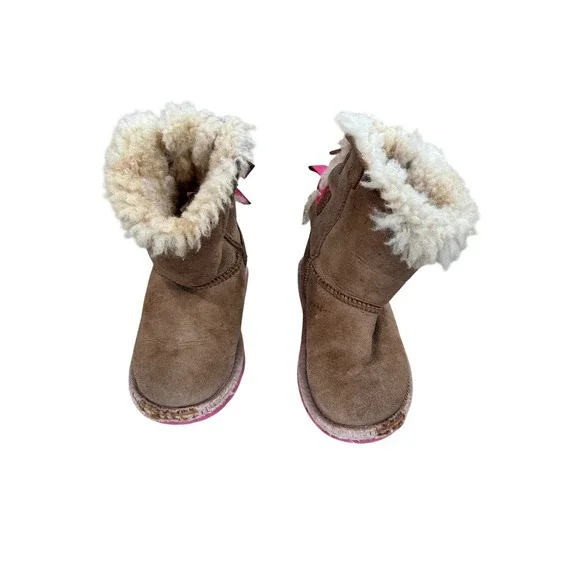 Kids UGG Australia Bailey II‎ Brown Suede Sheepskin Boots Pink Bows Size 10