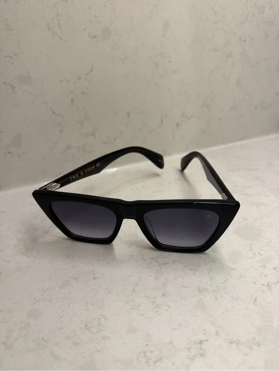 rag & bone Black Cat-Eye Sunglasses