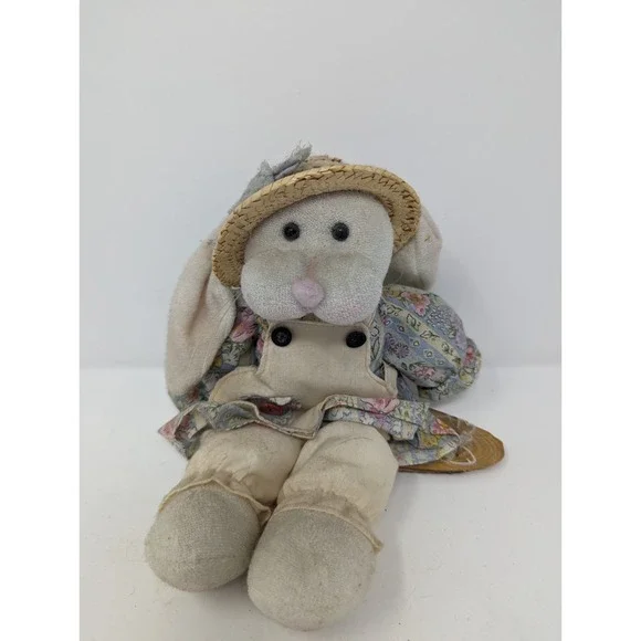 Bunny Sittig On Wood‎