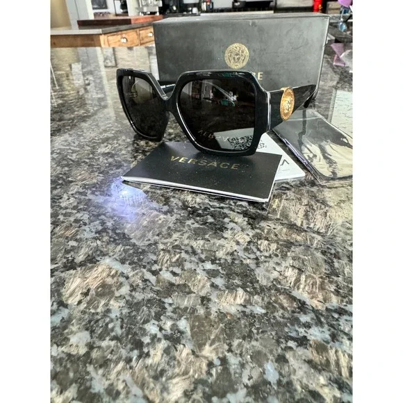Versace 4453 GB1/87 Medusa Biggie Sunglasses Black Gold Oversized Womens‎ 56mm