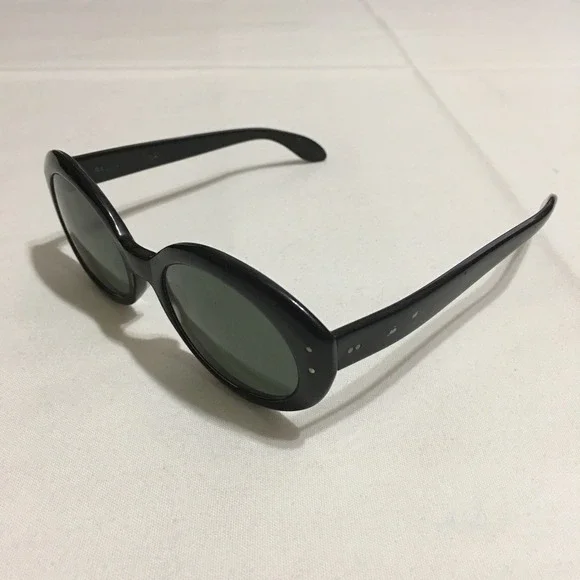Vintage Ray-Ban B&L Bewitching Sunglasses Womens Black Oval