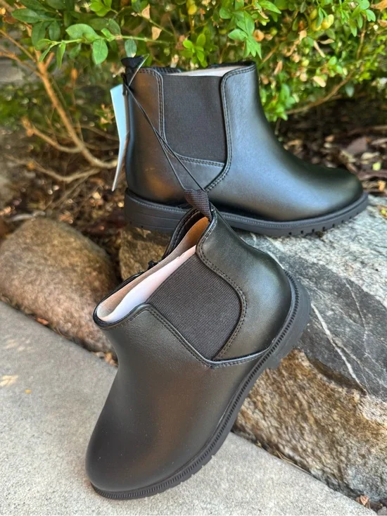 Cat & Jack Kids Black Chelsea Boots Sz 1 nwt