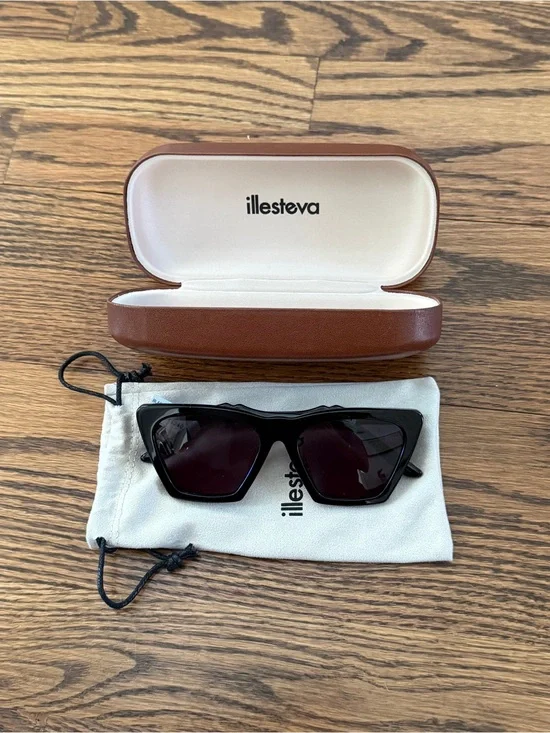 illesteva Black Lisbon sunglasses, NWT