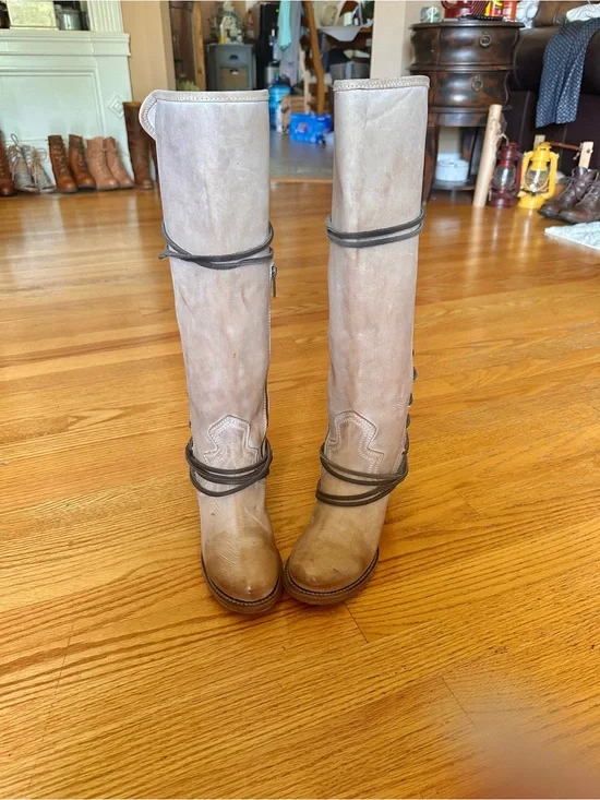 Freebird by Steven Taupe Leather with Wrap Straps, size 7. New