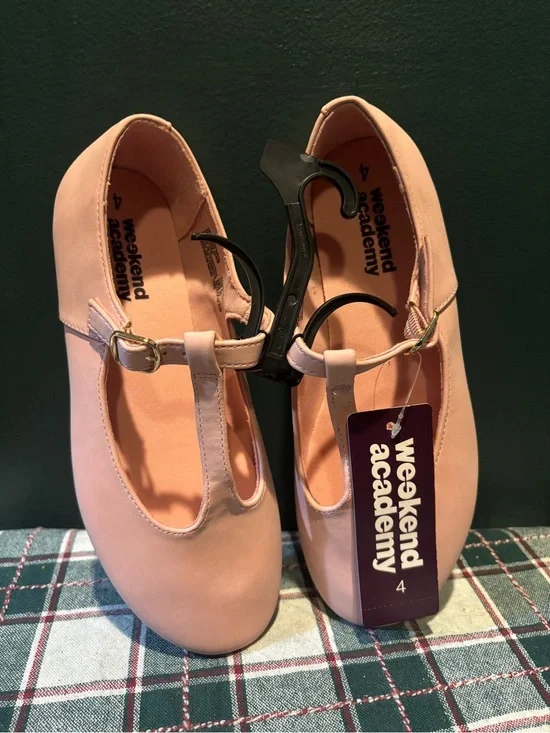 NWT Girls Pink T-Strap Ballet Flats