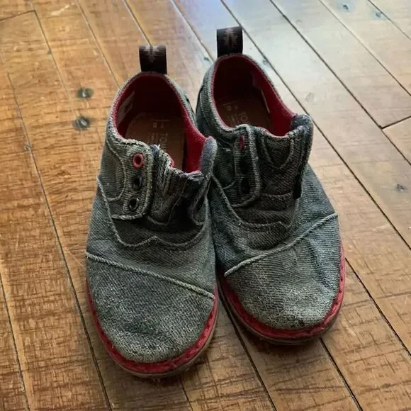Tom’s toddler 8 worn denim dapper slip on shoes