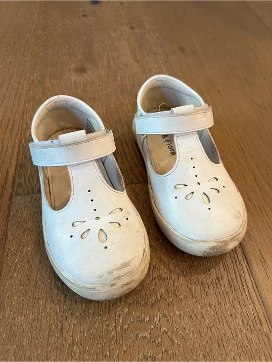 Girls White Mary Jane Shoes with Floral Cutouts and Hook-and-Loop Strap