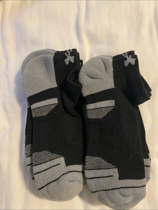 Under Armour Black and Gray Low-Cut Athletic Socks - Cushion Support