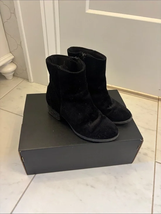 Black Suede Ankle Boots with Glitter Block Heel for Girls