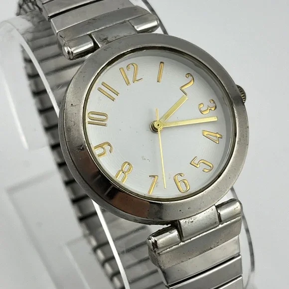 Time & Tru Watch Women 33mm Case Easy Read Dial Silver Stretch Band- New Battery