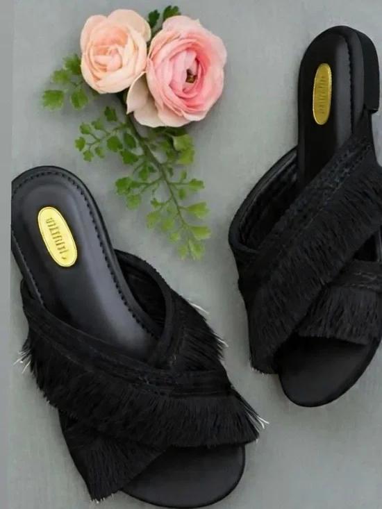 Joyfolie Danielle black fringe slide Sandle Youth size 6
