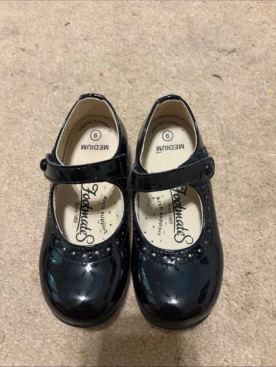 FootMates Girls Black Patent Mary Jane Dress Shoes