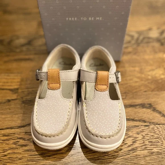 Girls Clarks Gray Leather T-Bar Shoes 'Cloud Rosa' 7W