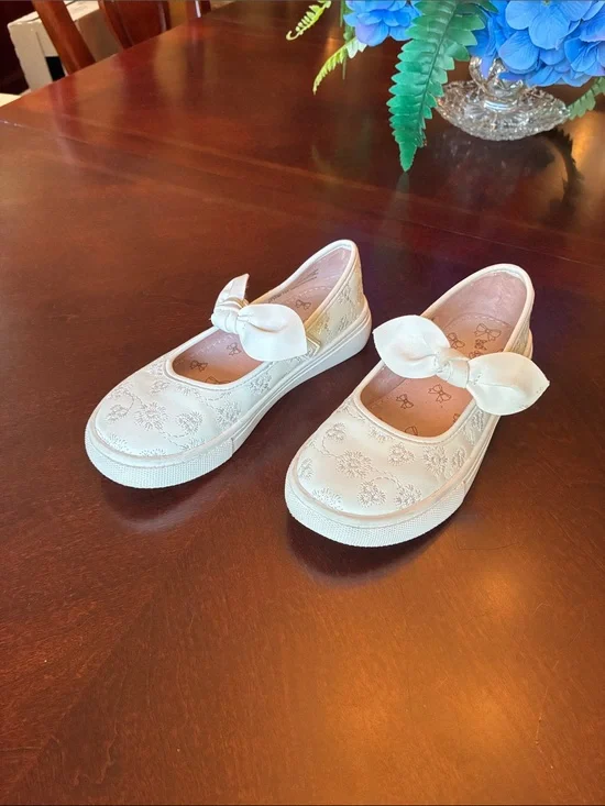 Self Esteem Toddler Girls White Floral Embroidered Mary Jane Bow Sneakers 12 🌸