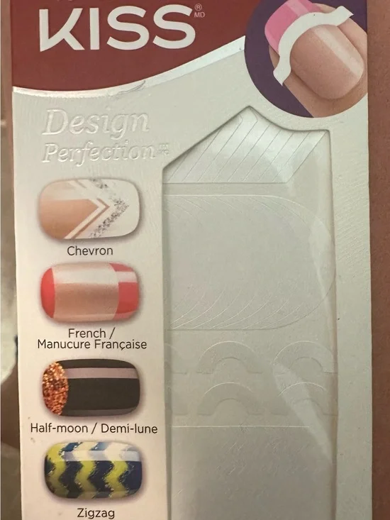 Kiss Nail Art Guides White Sticker Accents
