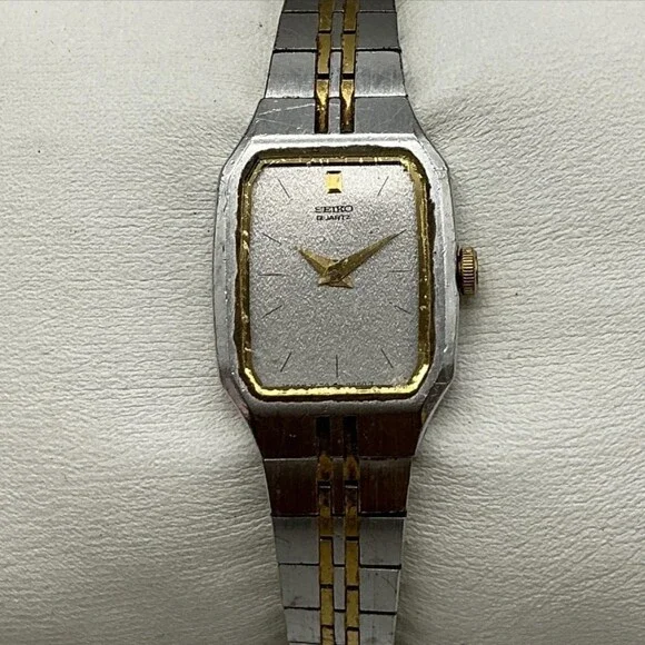 Vintage Seiko Womens Watch 16mm Silver Two Tone 2C20-5200 New Battery 6.25