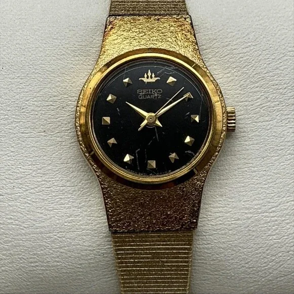 Vintage Seiko Womens Watch 20mm Black Gold Tone 8Y21-0020 New Battery 5.75