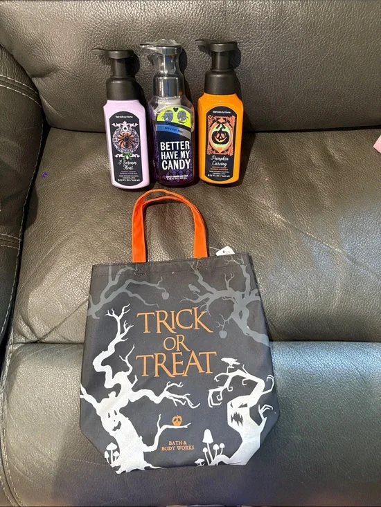 Bath and body works Halloween soap set and tote
