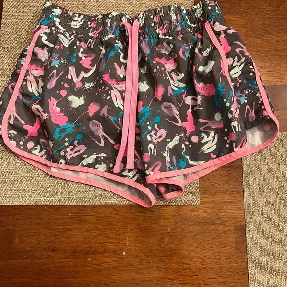 Girls‎ Justice shorts.