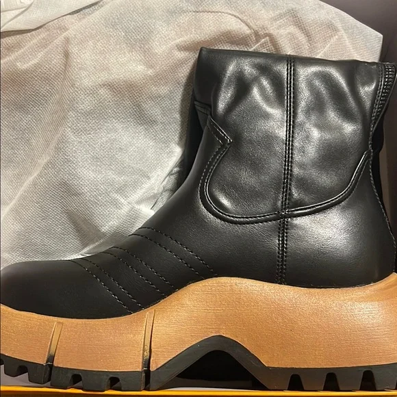 Black knee high platform black boots