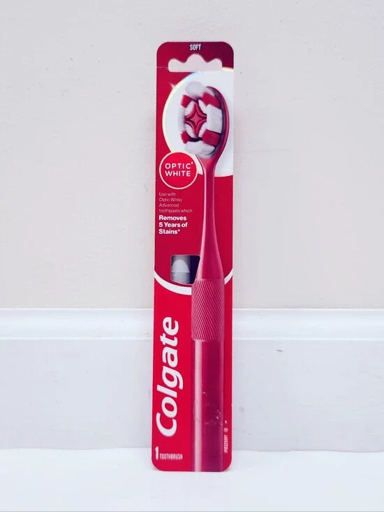 ⭐4/$15 Colgate Optic White Soft Toothbrush for Adults In White