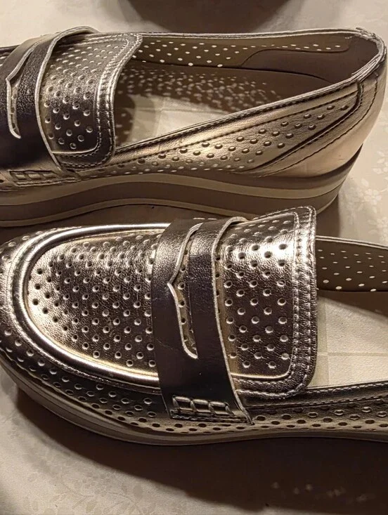 Beauiful Metallic Platform Shoe