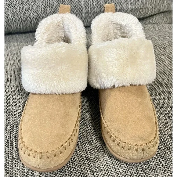 Minnetonka‎ Mens Suede Sherpa Fur Lined Moccasin Slipper 40582 Size 8 Tan/Cream