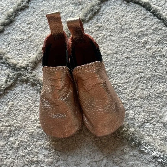 Freshly Picked shoes metallic pink leather moccasins 4 / 7