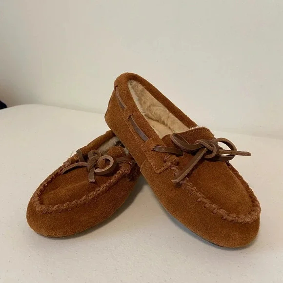 NWOT | Crewcuts kids Sherpa lodge moccasin slippers —‎ size 13