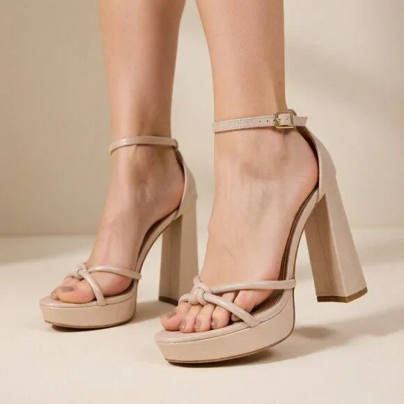 Pelle Moda‎ Women's Gold Metallic Platform Strappy Heels, Size 8.5
