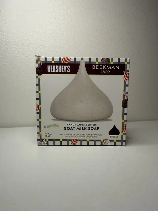 Beekman 1802 Candy Cane Scented Goat Milk Soap Kiss Shape 3.5oz Hershey Gift NEW