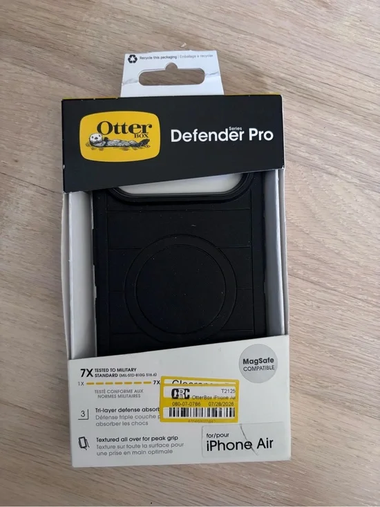 iPhone Air 17 Otterbox Defender Pro Rugged Black MagSafe-Compatible Case NWT