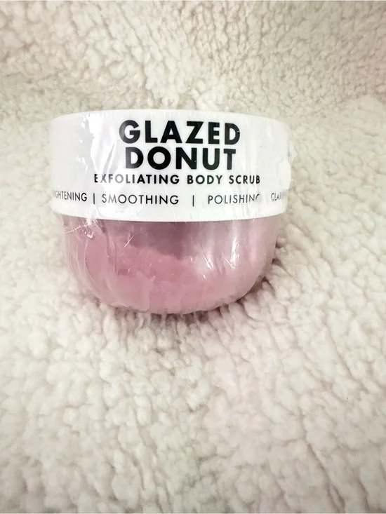 TRULY Glazed donut Body Scrub - Pink