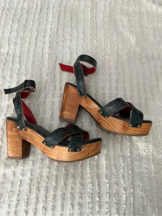 BED STU Black Leather Platform Sandals with Wooden Block Heel