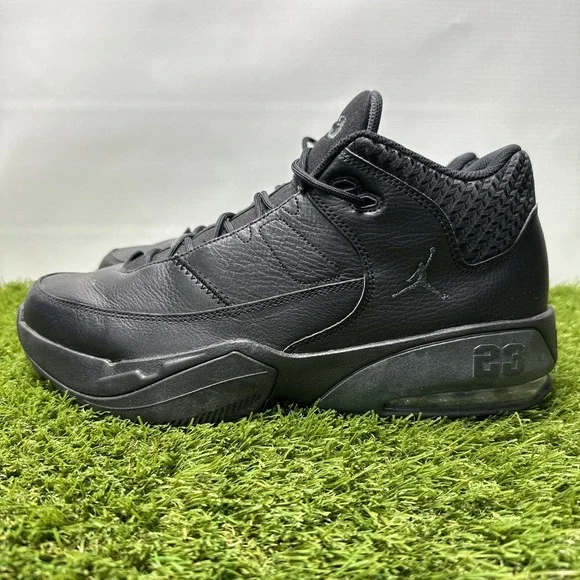 Nike Mens Air‎ Jordan Max Aura 3 Sz 10 Black leather CZ4167-001 Triple Black