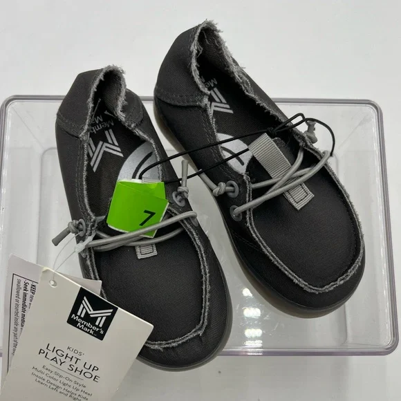 Kids Members Mark light up slip‎ on shoes size 7.