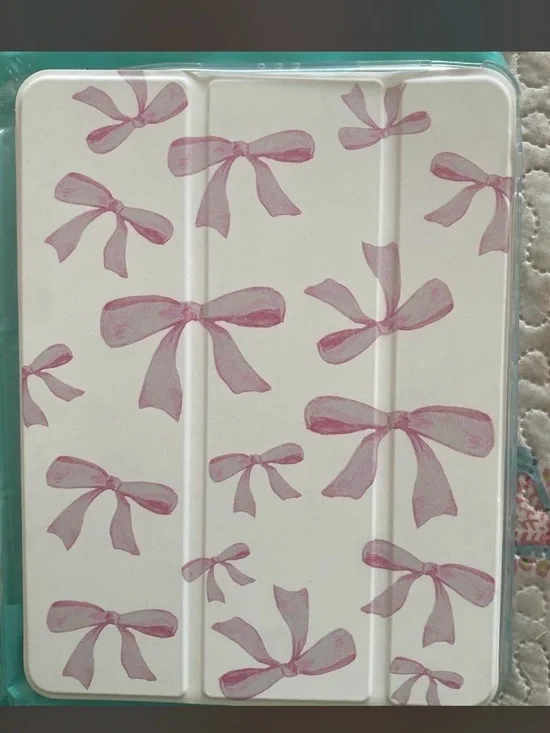 iPad Cover with Pink Bow Pattern