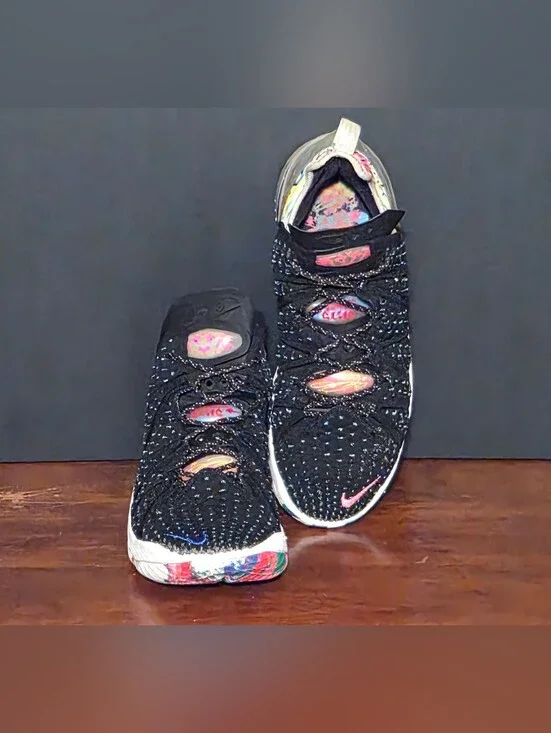 Nike Lebron James 18 