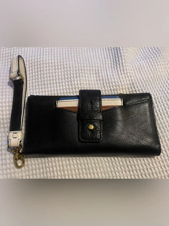 Fossil Black Leather Wristlet with Card Slots