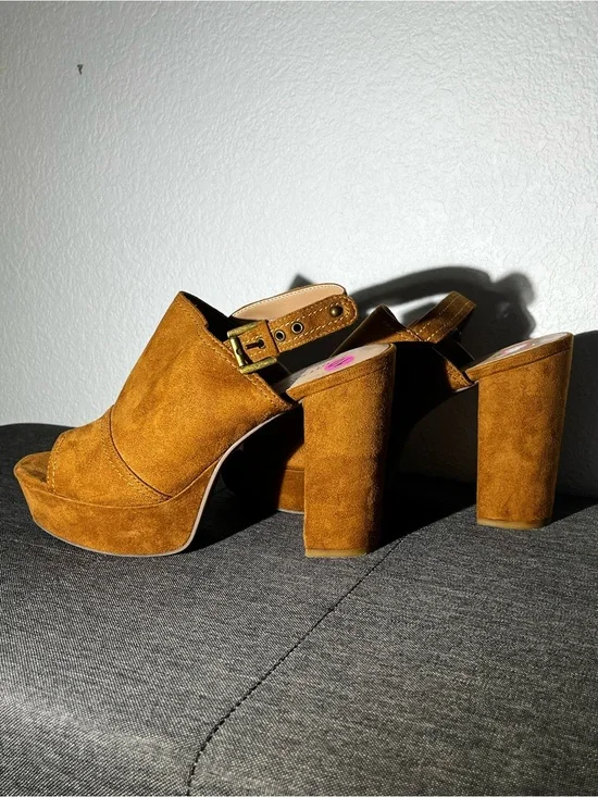 Women’s Suede Platform Mule Sandals in Brown