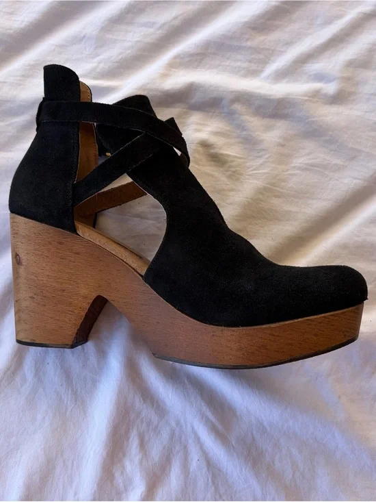 Free People NWOT Black Suede Platform Clog Heels Wooden Sole Sz 40