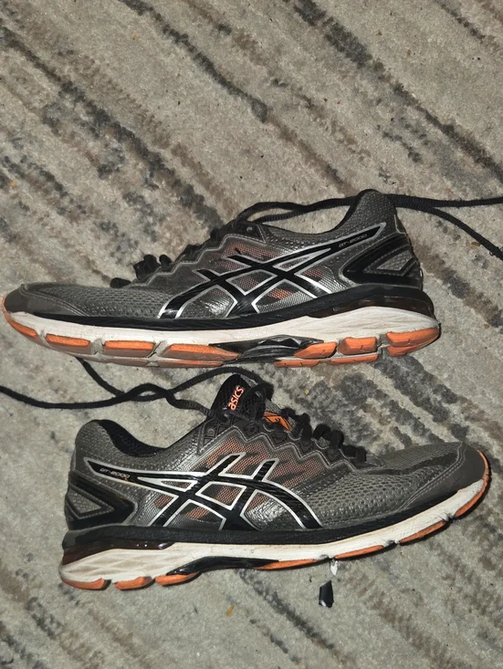 ASICS Men's Gray and Orange GT-2000 Athletic Running Shoes