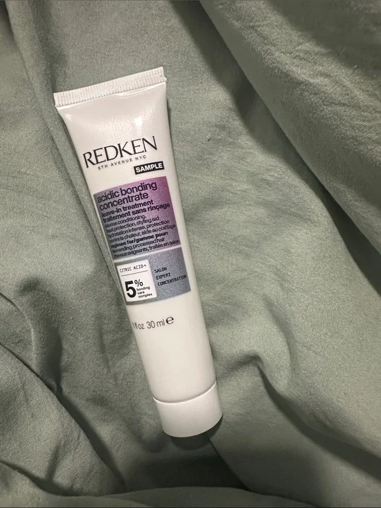4/$15 Redken acidic bonding concentrate leave in treatment
